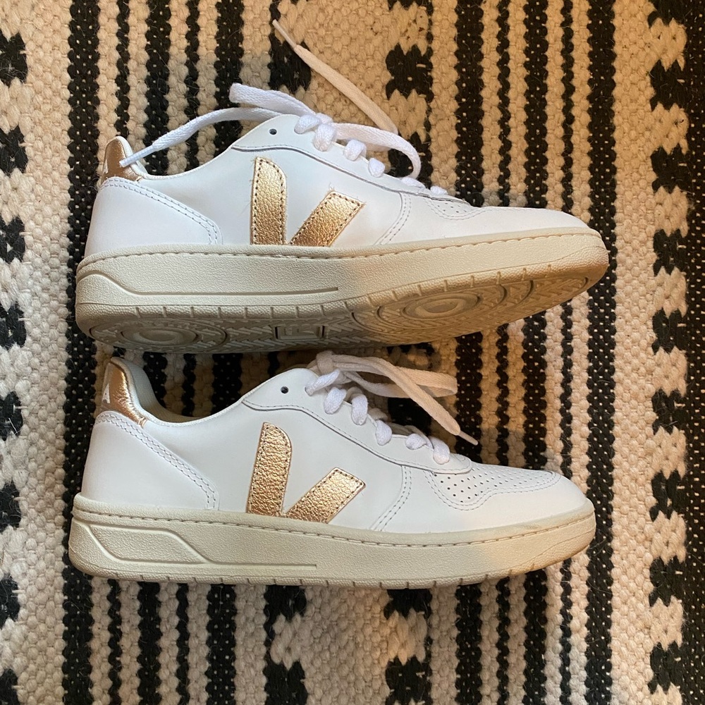 VEJA V-10 Sneakers
